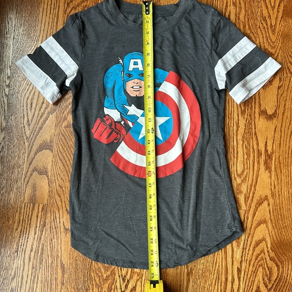 Captain America T-shirt, Size XS - Picture 4 of 7